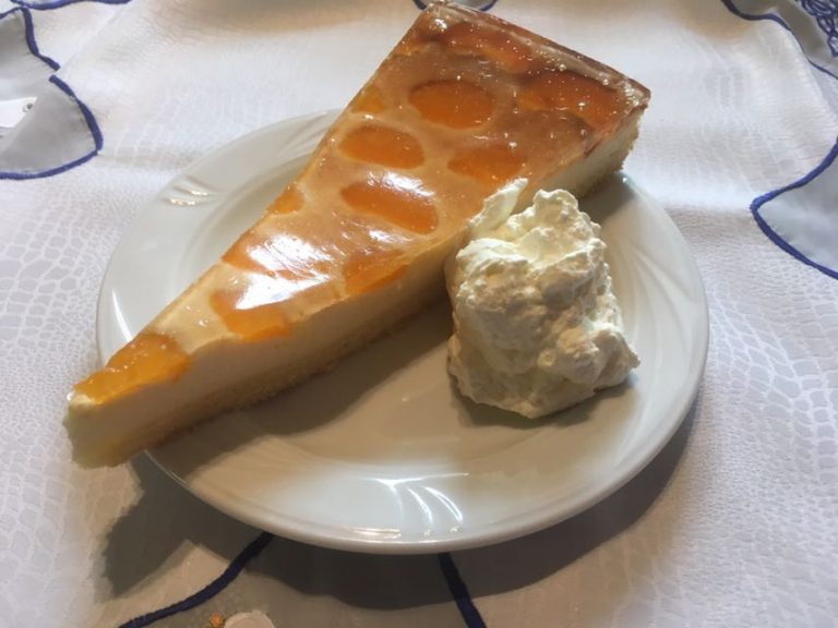 Käsekuchen mit Mandarinen Gasthof Pension Tebbe Liedhegener